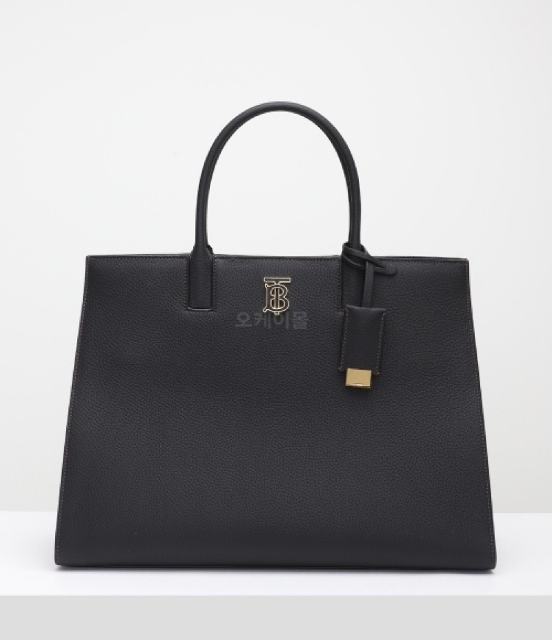 BURBERRY｜ (Medium Grainy Leather Frances Bag (8049042))