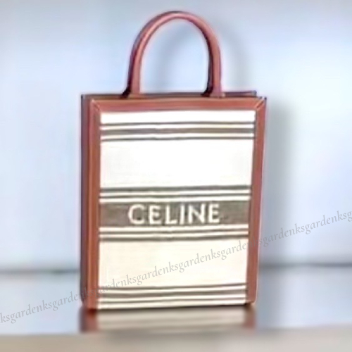 大人気！CELINE★スモール バーティカル カバ ★すぐ届く！