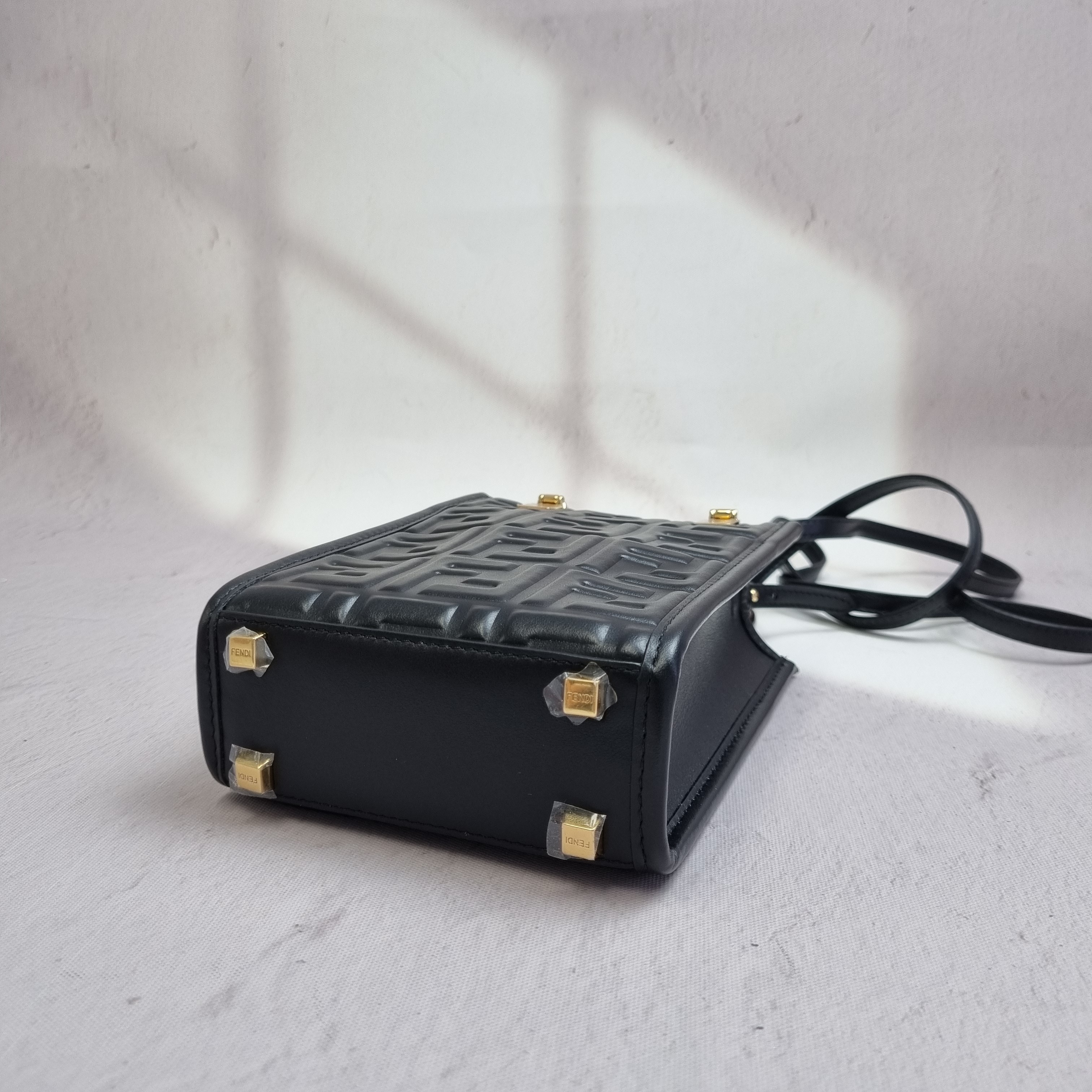 ☆人気☆【FENDI】☆サンシャイン スモールショッパーバッ.グ