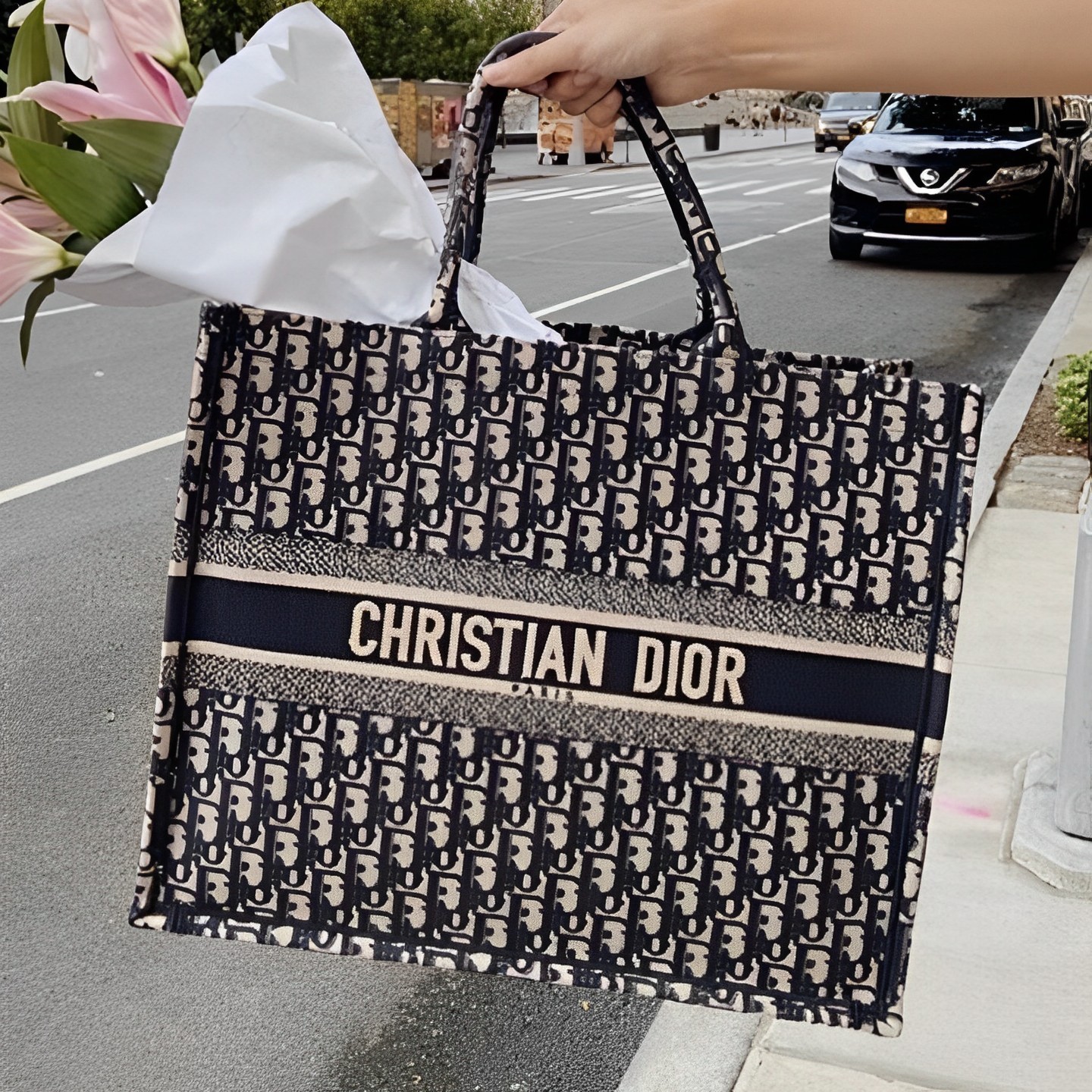 ★大人気オブリーク★【Dior】DIOR BOOK TOTE ラージバッグ 2色