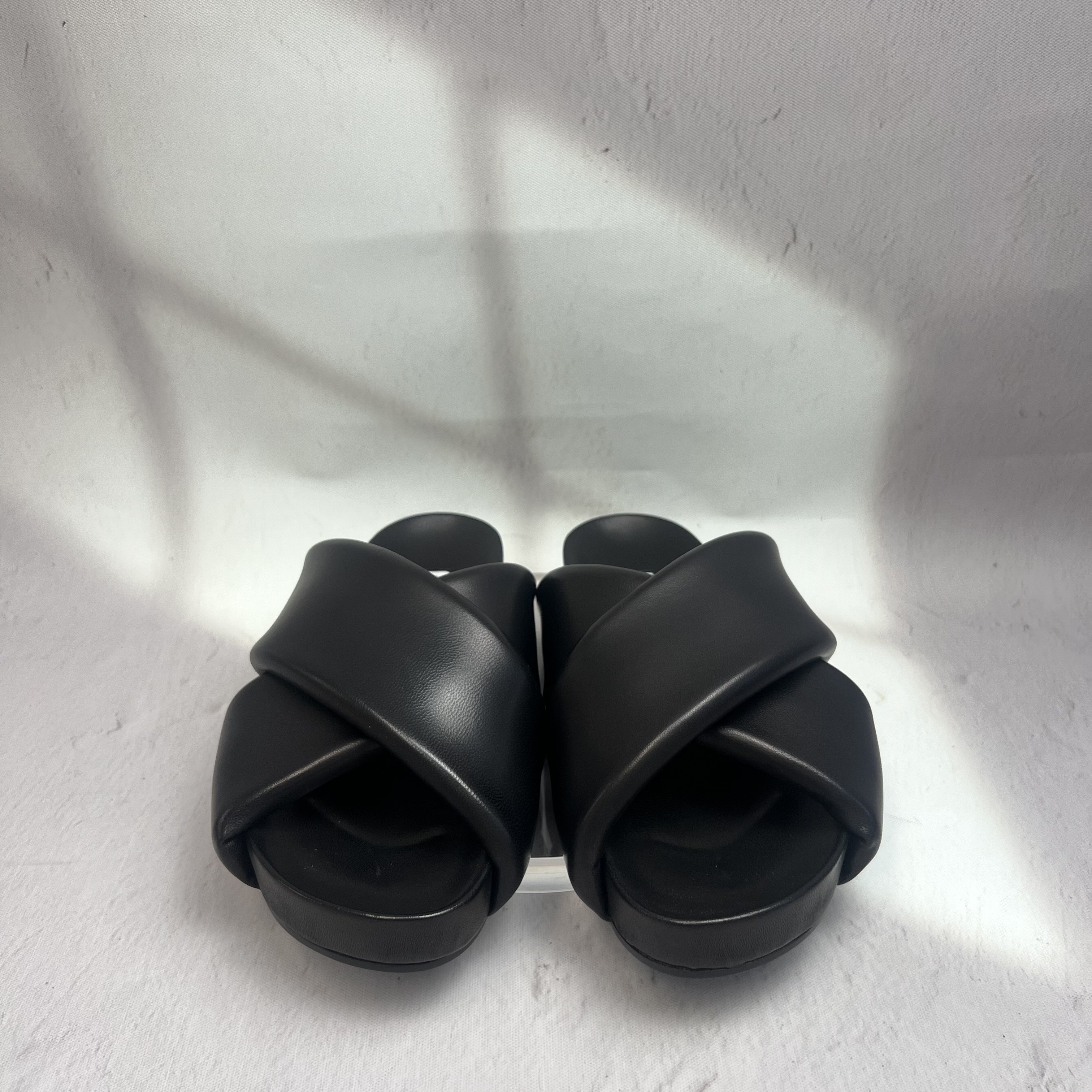 直営店☆JIL SANDER☆ カジュアル♪ストラップ フラットサンダル ☆【Jil Sander】☆クロス ストラップ フラットサンダ.ル☆ (Jil