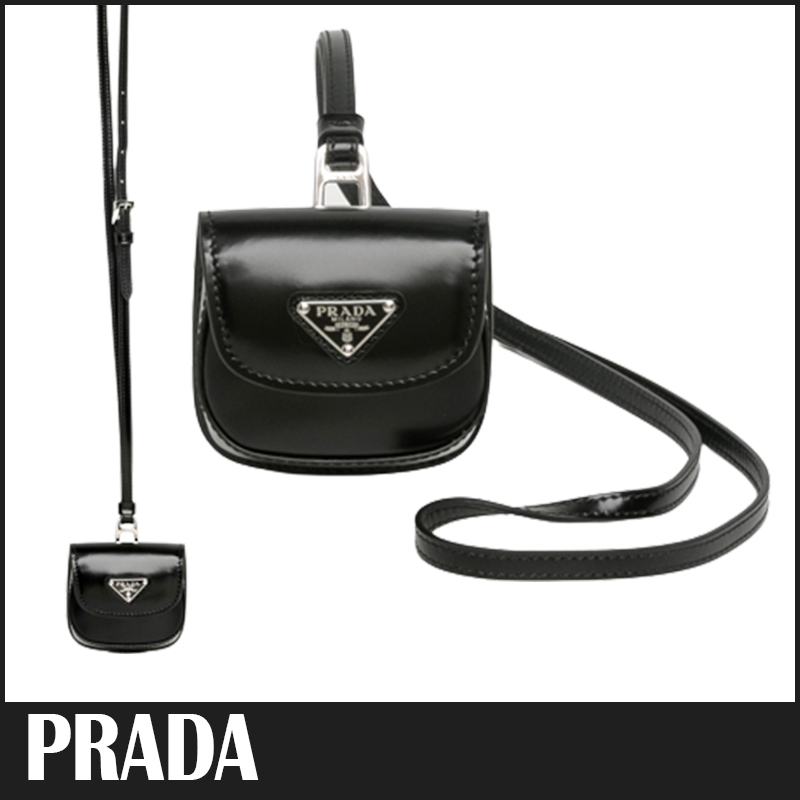 送料関税込☆PRADA レザー ロゴ ストラップ付 AirPodsケース☆