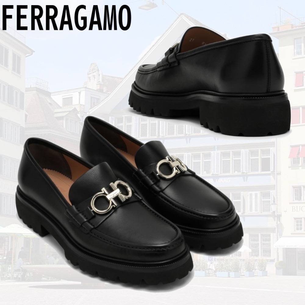 即日発送可能 ジャケットに合う♪FERRAGAMO ローファー ロゴ レザー