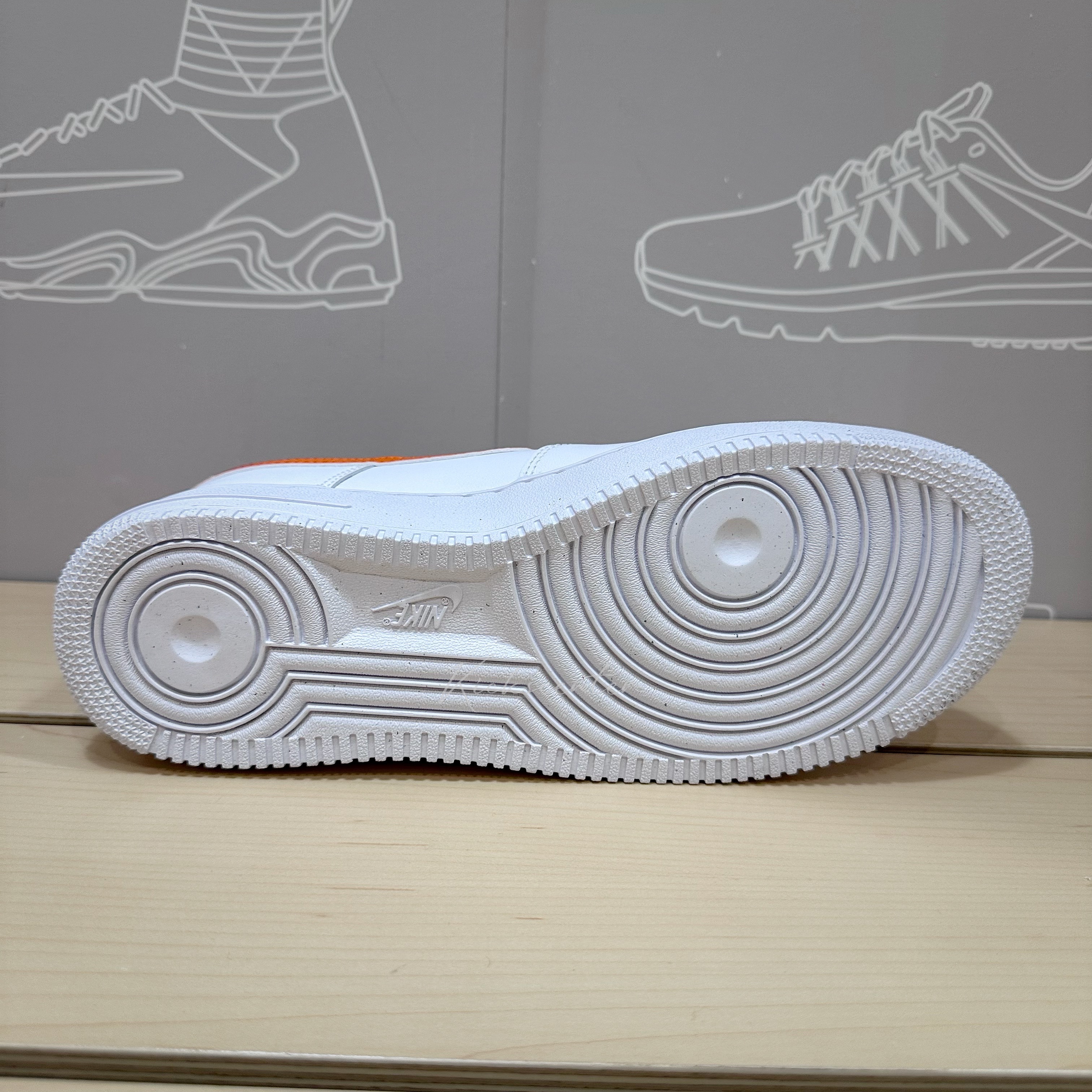 ★ナイキ★送料関税込 Air Force 1 Low white orange ☆ナイキ☆送料関税込 Air Force 1 Low white orange