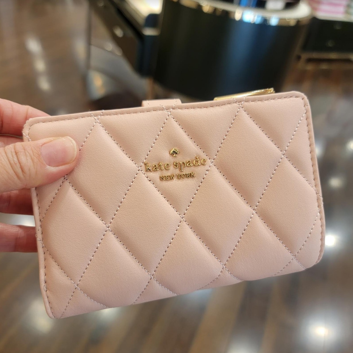 【kate spade】Carey Medium Compartment 二つ折り 財布 送料込! kate spade】Carey Medium Compartment 二つ折り 財布 送料込