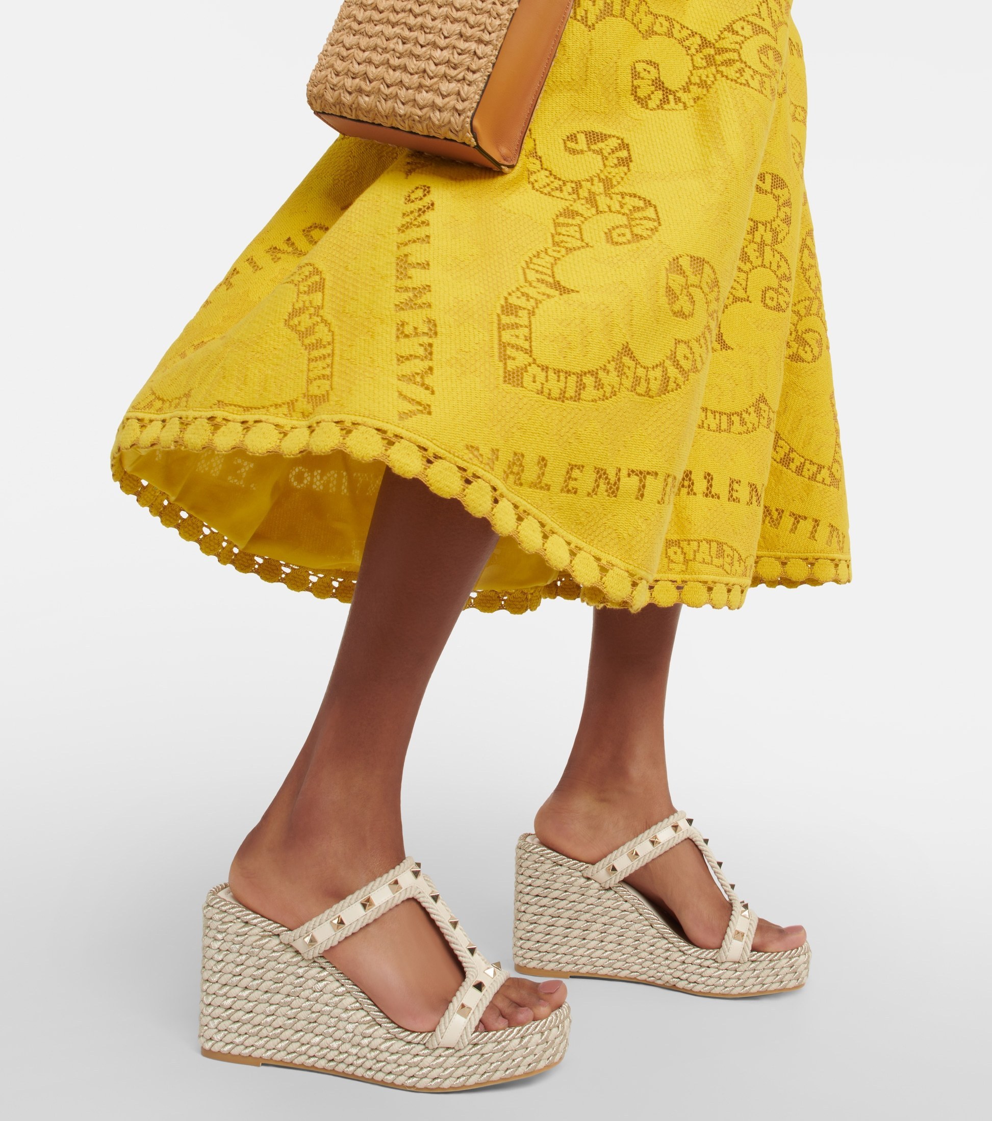 ★VALENTINO★ ロックスタッズ レザー ウェッジ サンダル 送関込 関送込】VALENTINO ロックスタッズ レザー ウェッジ サンダル