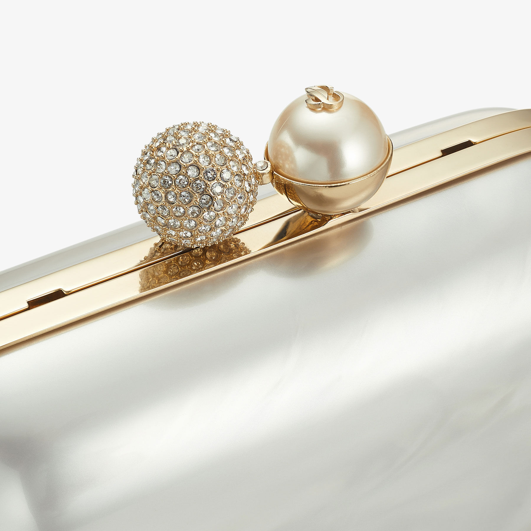 JIMMY CHOO Cloud クリスタル マザーオブパールクラッチバッグ JIMMY CHOO Cloud クリスタル マザーオブパールクラッチバッグ