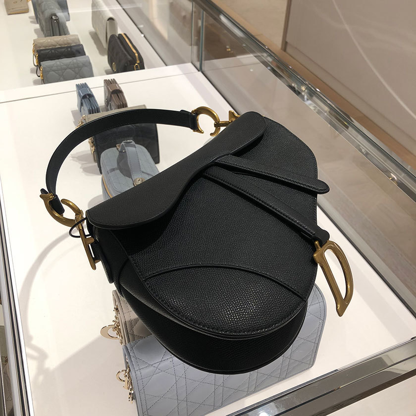 6万取引突破☆UPS速達便利用！【DIOR☆ディオール】バッグ