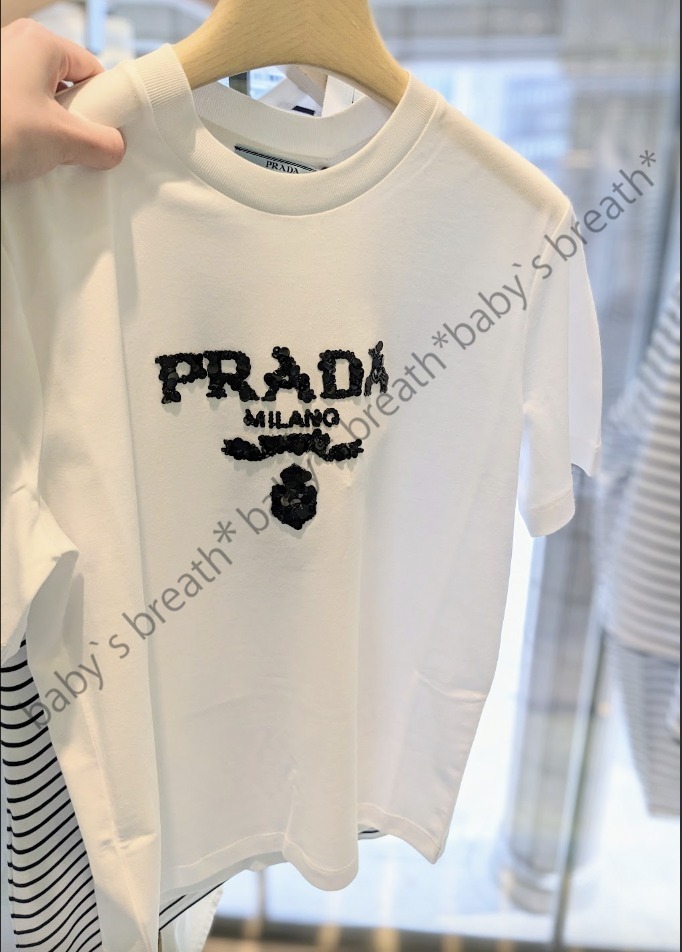 【予約中！】 国内発送☆PRADA】刺繍入り インターロック Tシャツ (PRADA/T トップス