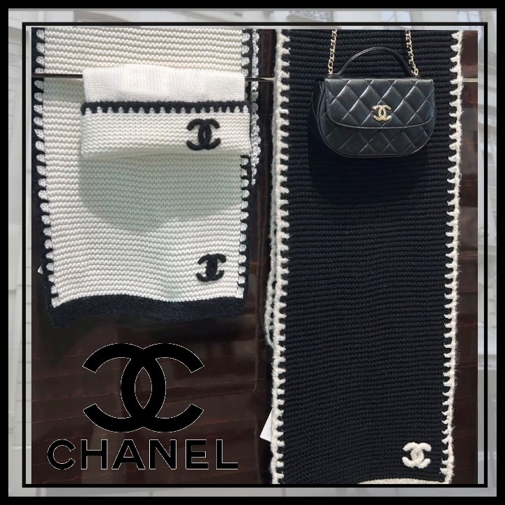 極上の肌さわりと素材 シンプルで長く使える\tCHANEL\tマフラー