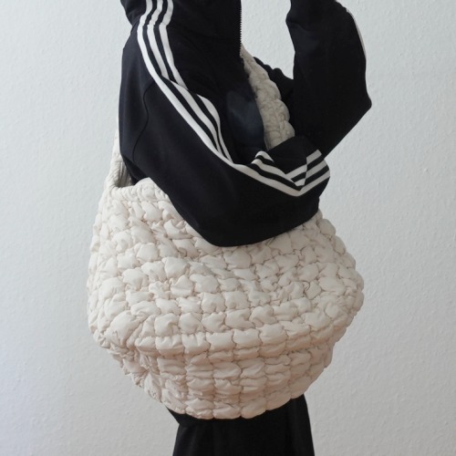 “COS” QUILTED OVERSIZED SHOULDER BAG Ecru