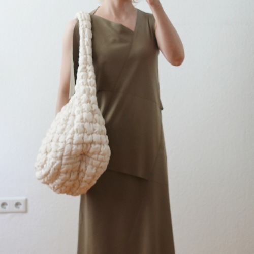 “COS” QUILTED OVERSIZED SHOULDER BAG Ecru