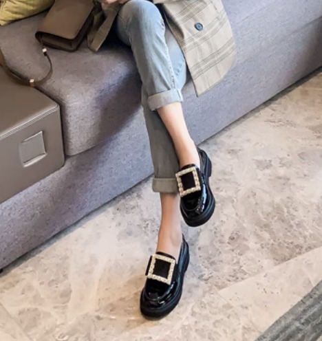 キラキラ バックル ローファー 3.5㎝ヒール シューズ 韓国 キラキラ バックル ローファー 3.5㎝ヒール シューズ 韓国