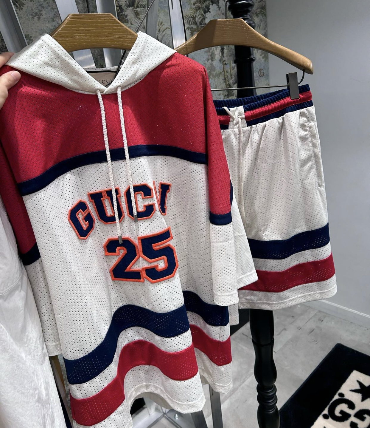【GUCCI】パッチ付き メッシュ ファブリック スウェットシャツ