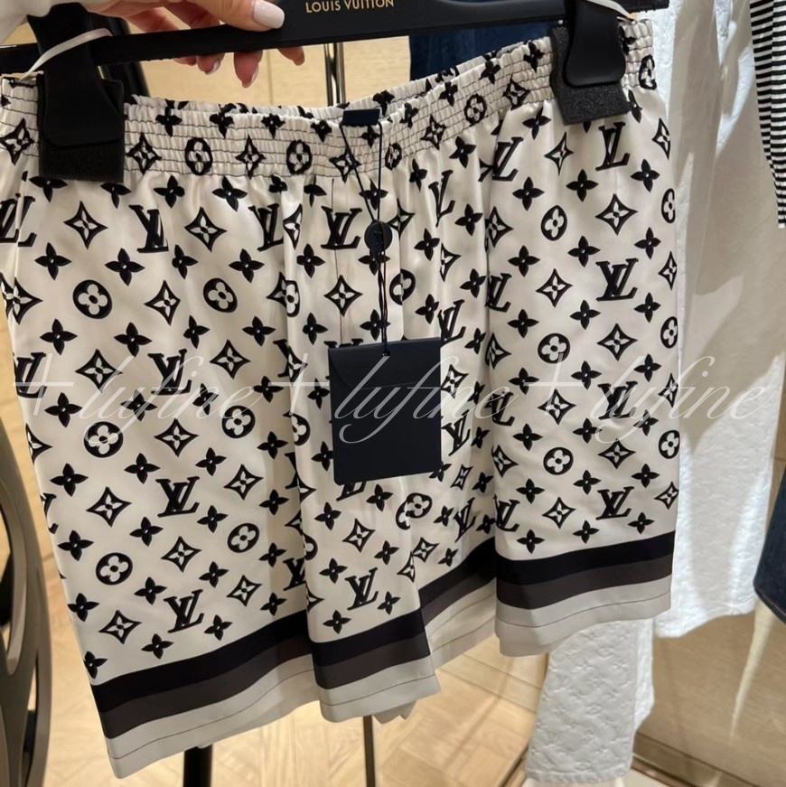 【24-25AW】ELISABETTA 紋章刺繍 ウール ミディスカート 3色 24-25AW】ELISABETTA 紋章刺繍付き ウール ミディスカート ボトムス
