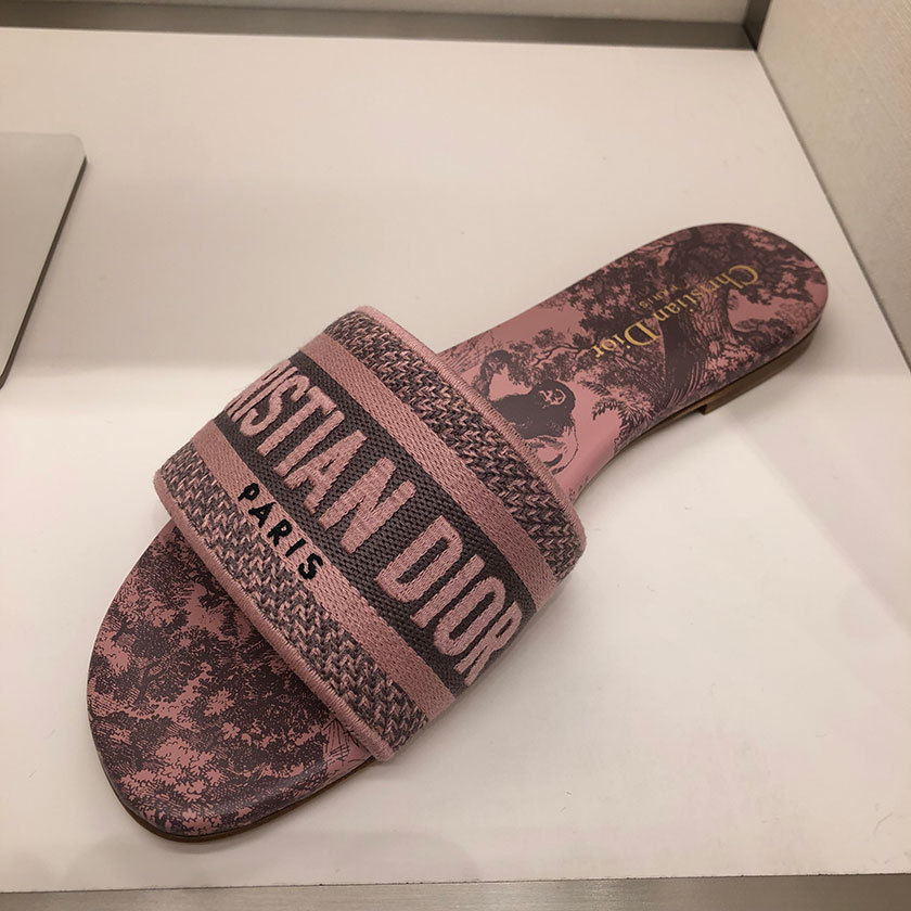 6万取引突破★UPS速達便利用!【DIOR】KCO002CVA_サンダル 6万取引突破☆UPS速達便利用！【DIOR☆ディオール】サンダル
