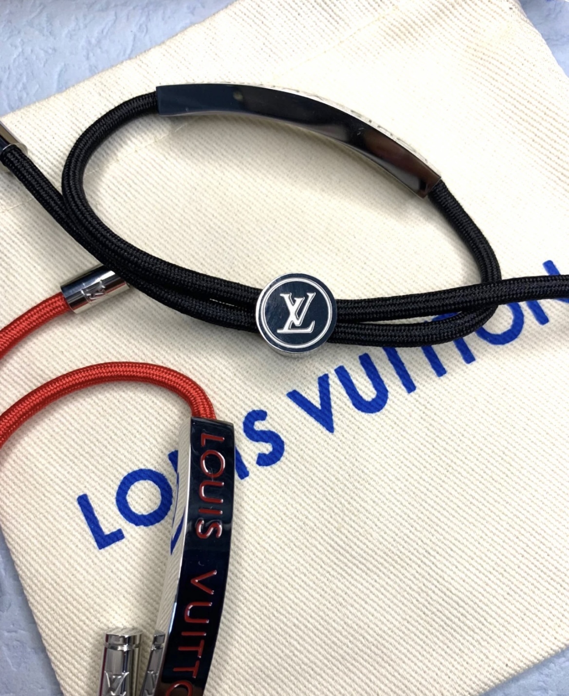 【ペアでも可愛い♪】Louis Vuitton★ブレスレット・LV スペース ペアでも可愛い♪】Louis Vuitton☆ブレスレット・LV スペース