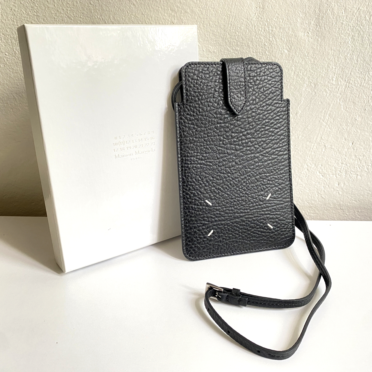 大人気♪Maison Margiela レザー スマートフォンケース