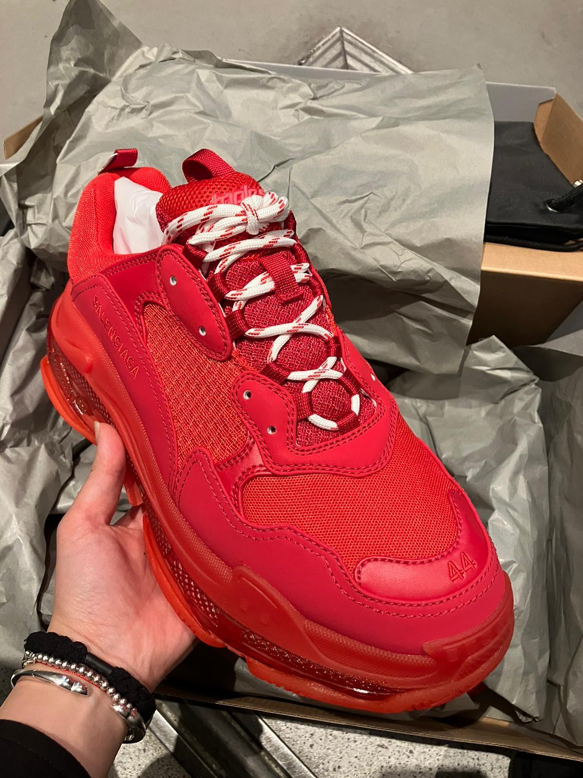 大人気【BALENCIAGA】トリプル S CLEAR SOLE トレーナー