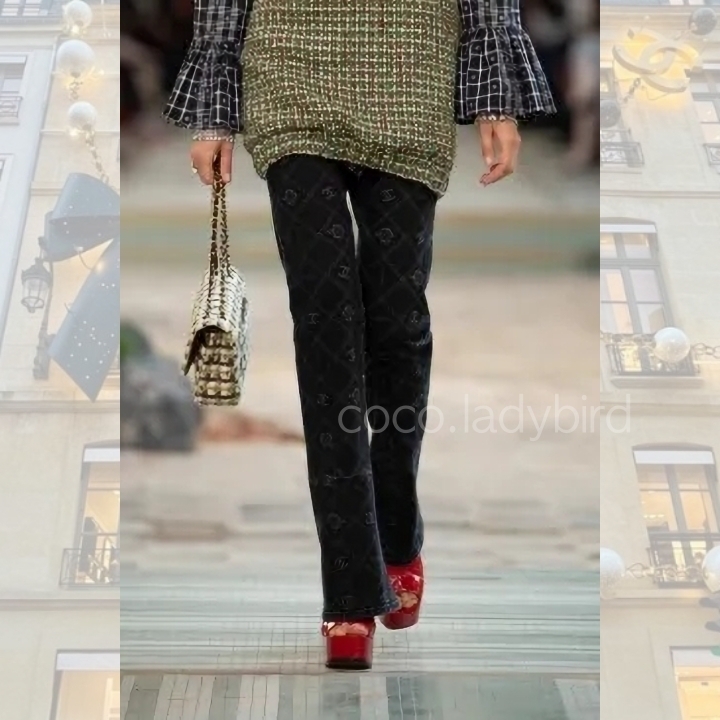 ☆23aw 大人気！上品なカジュアルコーデに☆【CHANEL】ジーンズ
