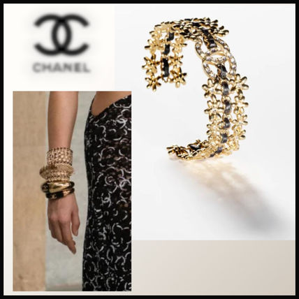【CHANEL】シャネル カフ ブレスレット カフ CHANEL(シャネル) ブレスレット(レディース) - 海外通販のBUYMA