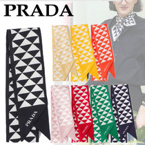 国内直営 **PRADA** プリントツイル スカーフ   Giftにも☆