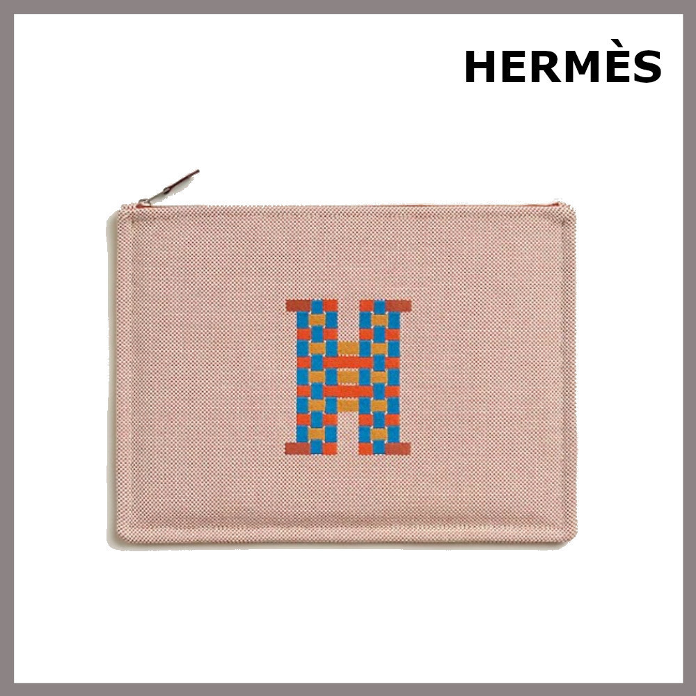 夏らしいアイテム【HERMES】H Tissage フラットケース