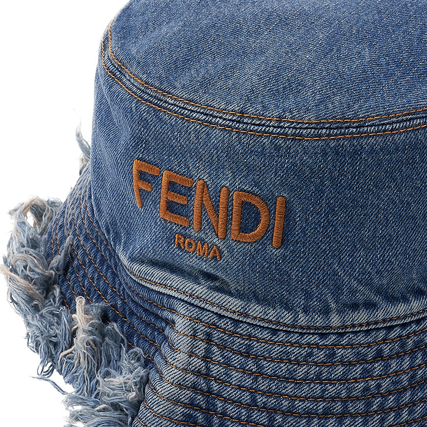 《FENDI》 FXQ963 AN9J F0RU7 デニムロゴバケットハット