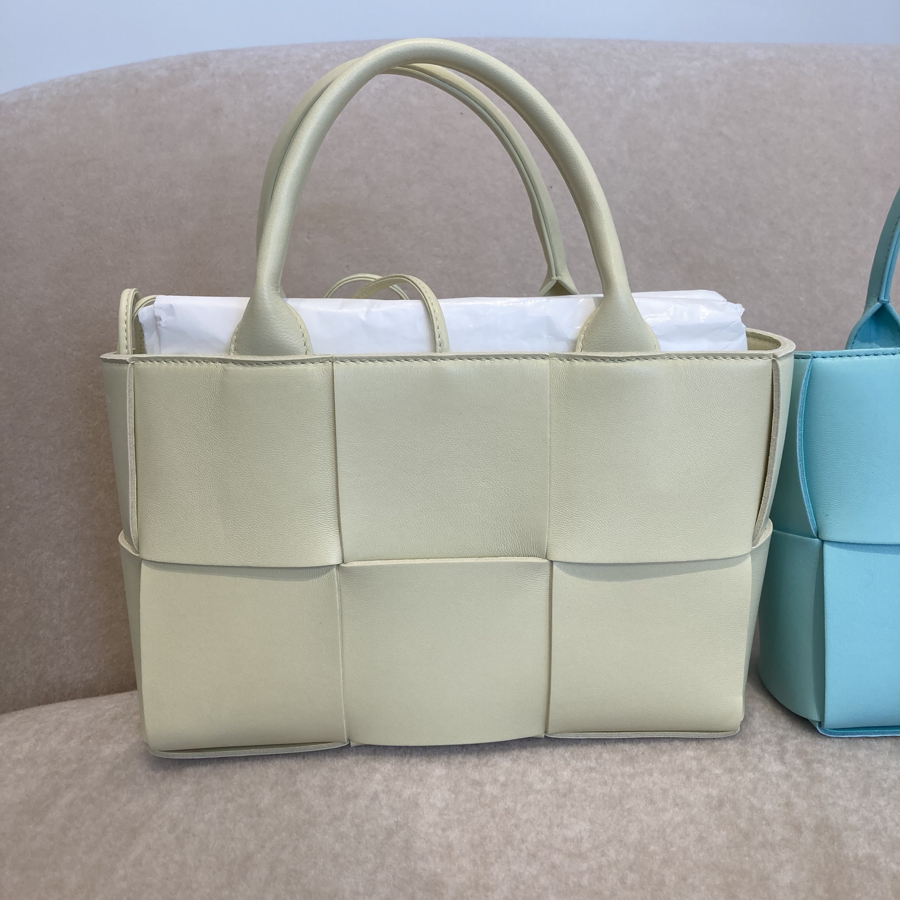 SALE《Bottega Veneta》ミニ アルコ トートバッグ