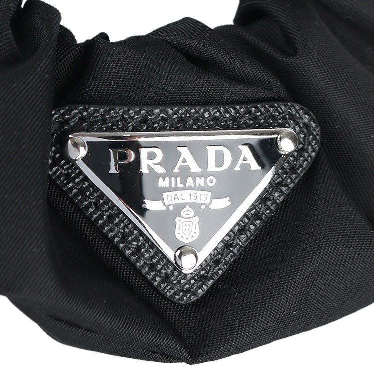 【関税負担なし】PRADA プラダ Re-Nylon シュシュ 関税負担なし☆PRADA プラダ Re Nylon シュシュ