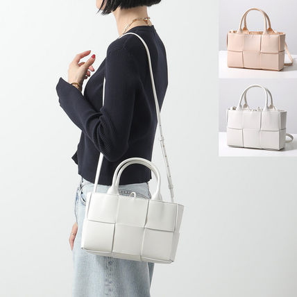 Bottega Veneta ARCO アルコ ラフィア かごバッグ ミディアム ボッテガ・ヴェネタの新作かごバッグ3選、デイリー使いから