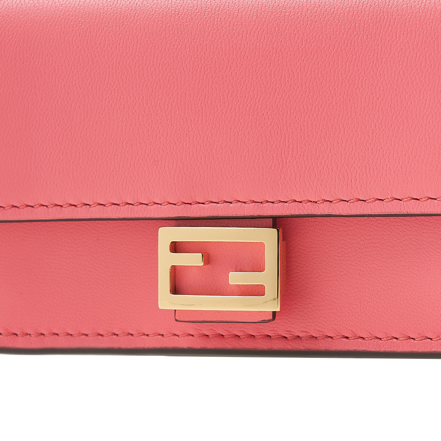 関税負担なし☆FENDI フェンディFENDI ROMAマイクロ三つ折り財布 関税負担なし☆FENDI フェンディFENDI ROMAマイクロ三つ折り財布