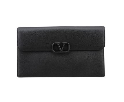 ブラック（黒）系 VALENTINO(ヴァレンティノ) クラッチバッグ