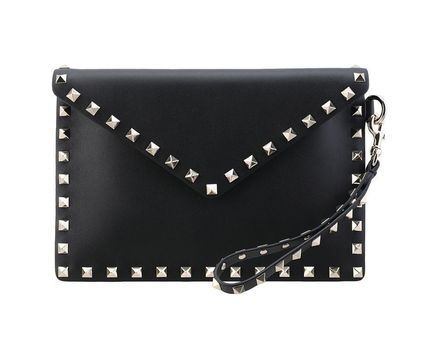 お買い得！！★ ヴァレンティノ ★ ラムスキン クラッチ ブラック（黒）系 VALENTINO(ヴァレンティノ) クラッチバッグ