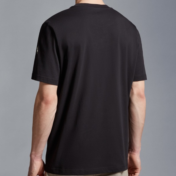 MONCLER 2023/24秋冬 バンダナプリント入り クルーネックTシャツ