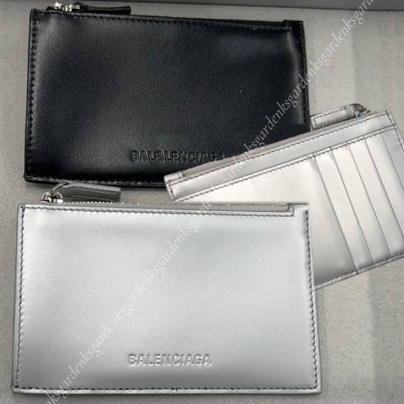 限定！すぐ届く！BALENCIAGA フラグメントケース エンボスロゴ