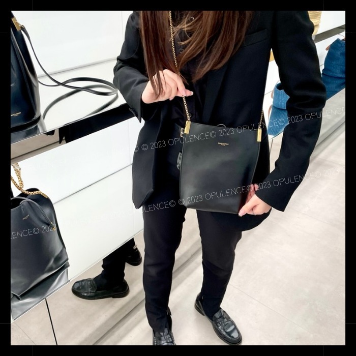 すぐ届く YSL サンローラン スザンヌ ショルダーバッグ 黒 (Saint