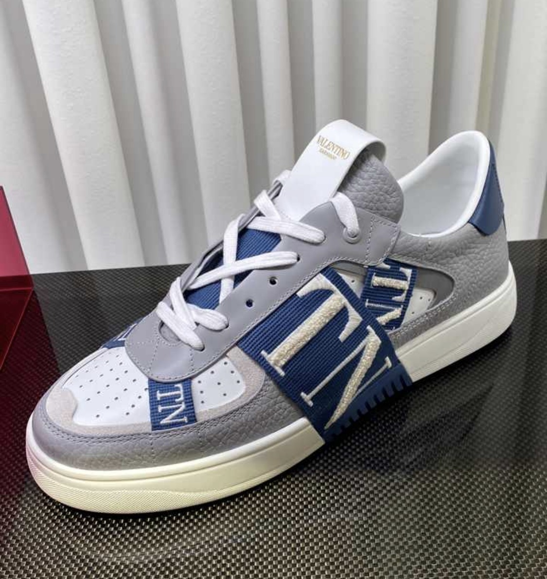 【VALENTINO】カーフスキン VL7N スニーカー