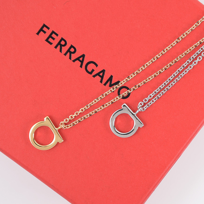 【国内即発】Salvatore Ferragamoネックレス