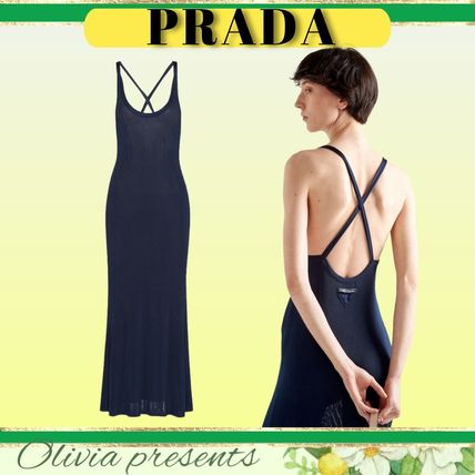 PRADAの紺のワンピース