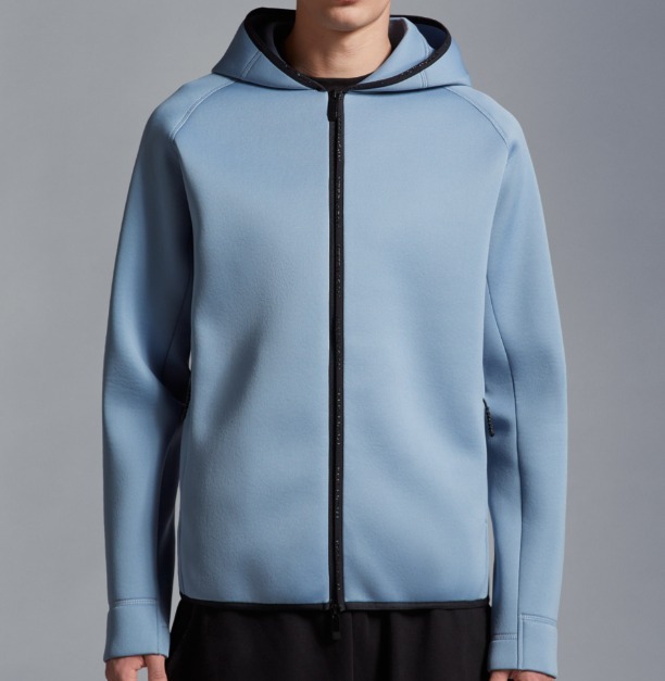 MONCLER 2023/24秋冬新作 ロゴトリム入り ジップアップパーカー