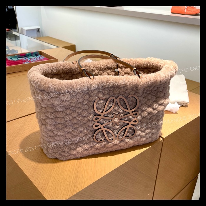すぐ届く LOEWE ロエベ アナグラム トート/バスケットバッグ A4
