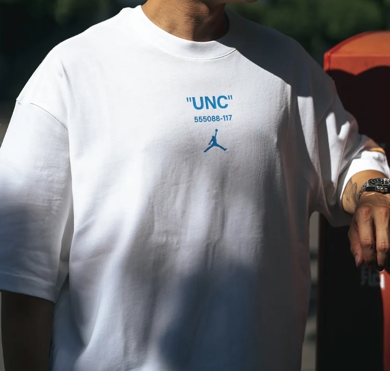 ★海外発売人気カラー限定レア!NIKE Jordan ロゴTシャツ \"UNC\"