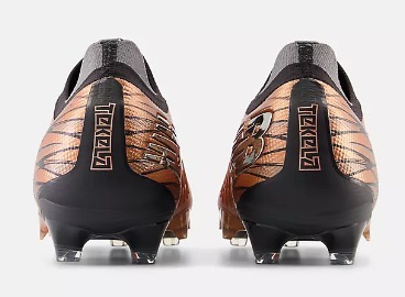 送料関税込 New Balance Tekela v4 Pro Low FG サッカースパイク
