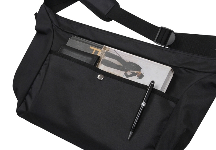 GRAVER】23SS☆ Smile Embroidery Cross Curved Messenger Bag
