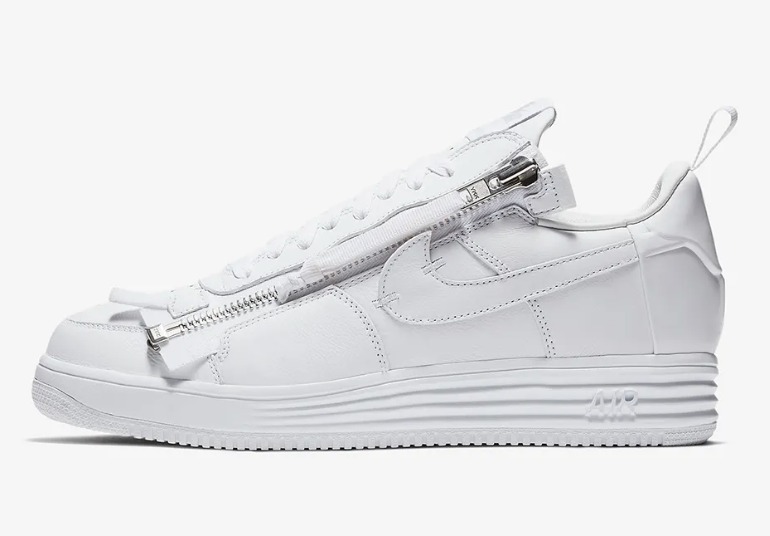 ☆NIKE☆送関込☆激レア確定！世界が欲しがるスニーカーの王者♪