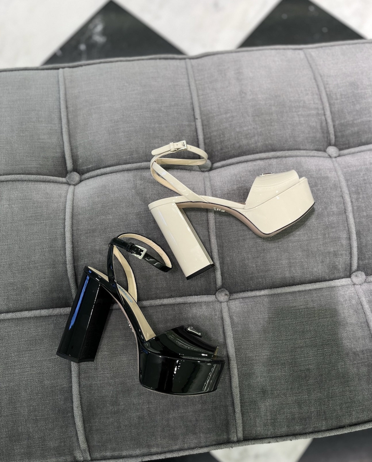 PRADA【入手困難】洗練された★プラットフォームサンダル★ 全種 PRADA】ラバー ウェッジ プラットフォーム サンダル/ 各色