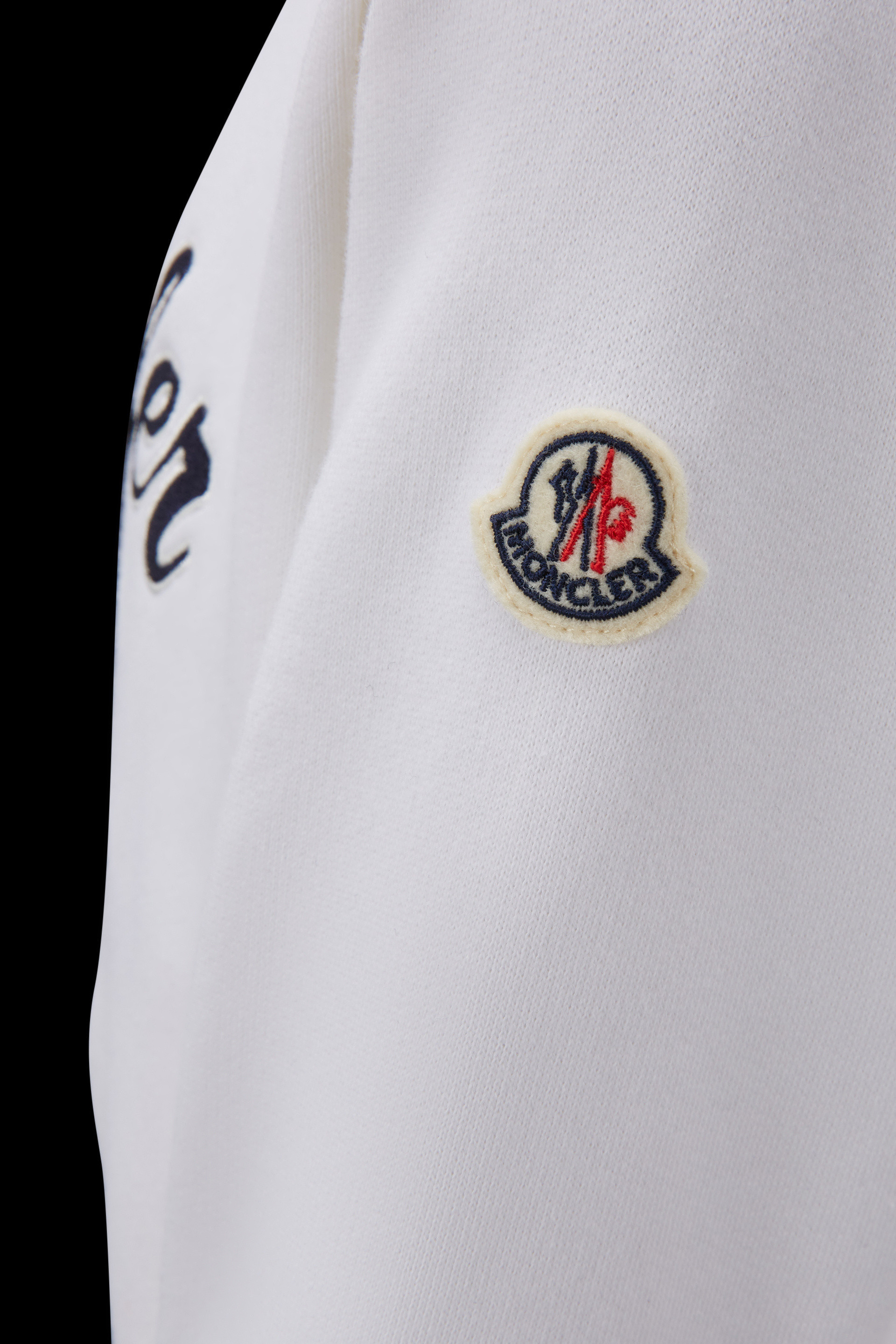 MONCLER2023/24秋冬新作 フリース素材 ロゴパッチ付きフーディー 2023-24年秋冬最新】モンクレールの新作ボアフリースパーカーを
