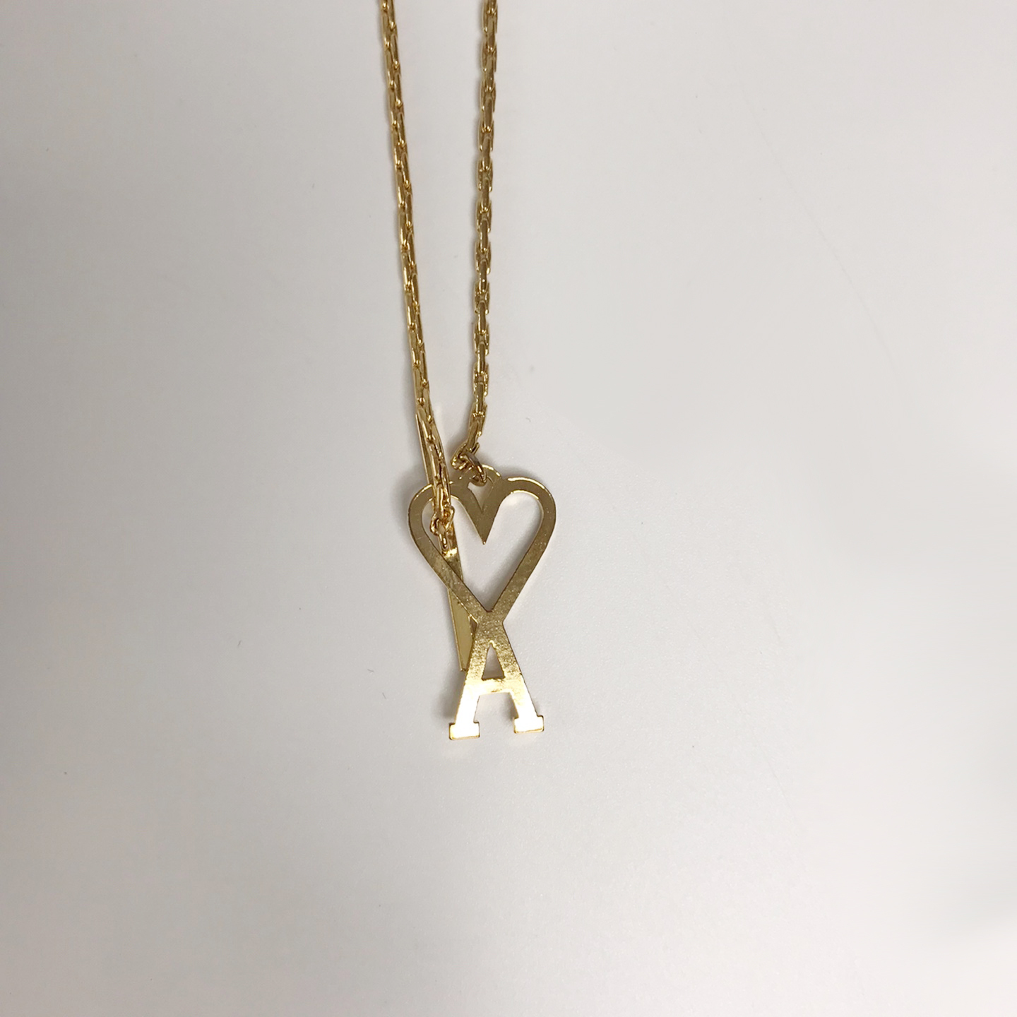 AMI PARIS☆関税込み ゴールドハートロゴ チェーンネックレス AMI PARIS☆関税込み ゴールドハートロゴ チェーンネックレス