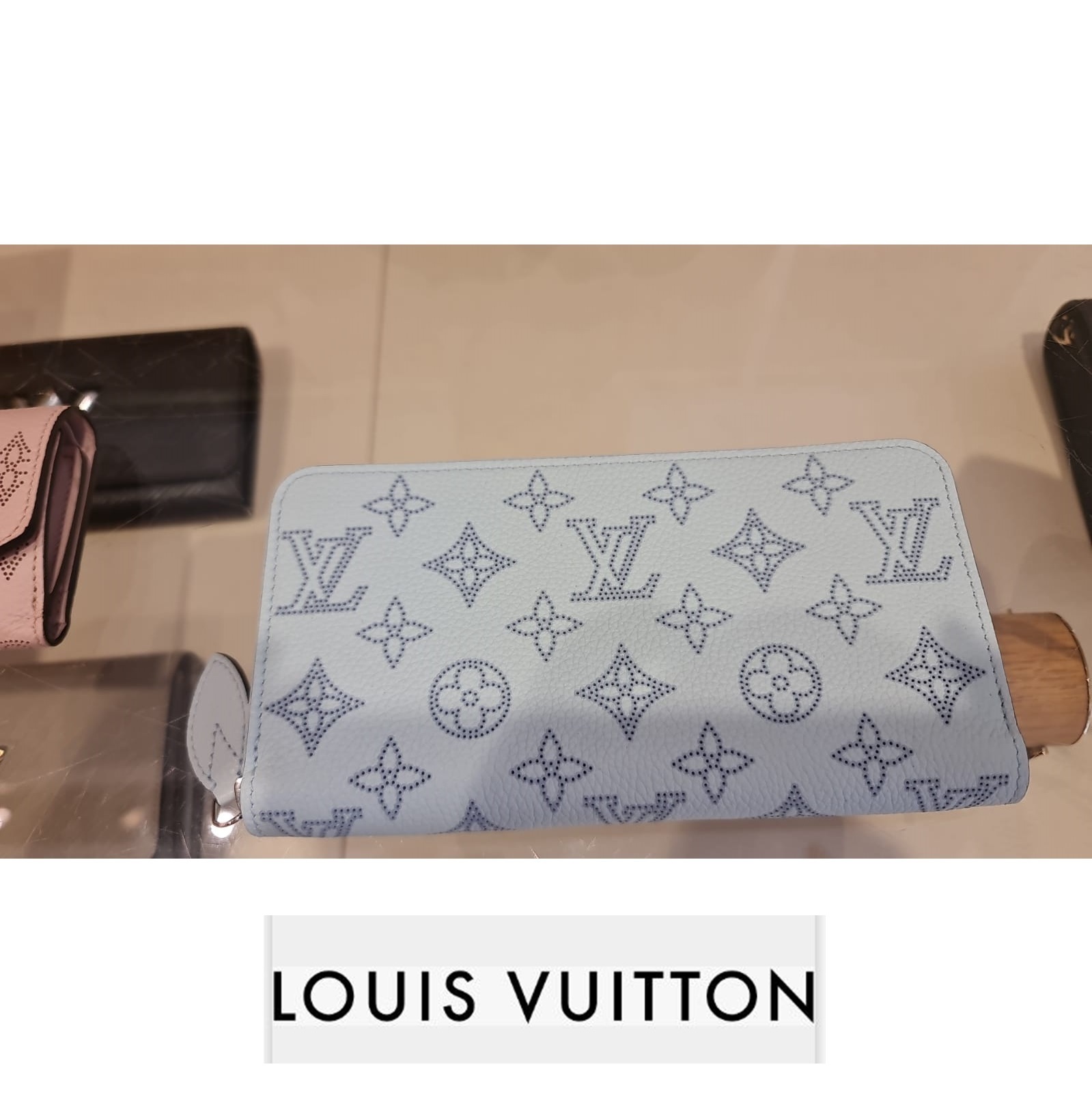 【着後レビューで 送料無料】 新作☆Louis Vuitton Vuitton (Louis ZIPPY ウォレット ジッピー 小物